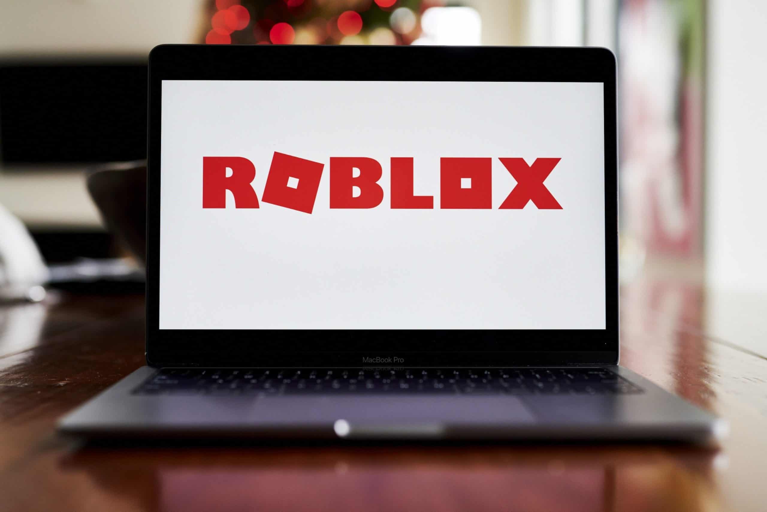 Roblox Switches to Direct Listing From IPO With Investment - Bloomberg
