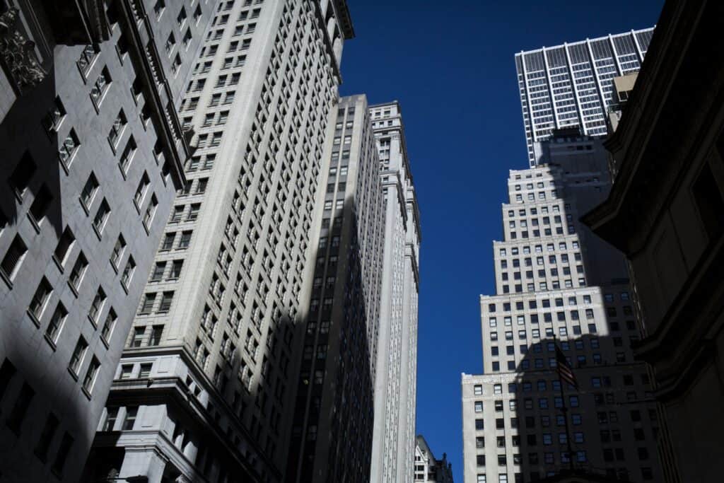 Wall Street Banks Rush to Sell Leveraged Buyout Debt as Deals Close - Vimarsana News