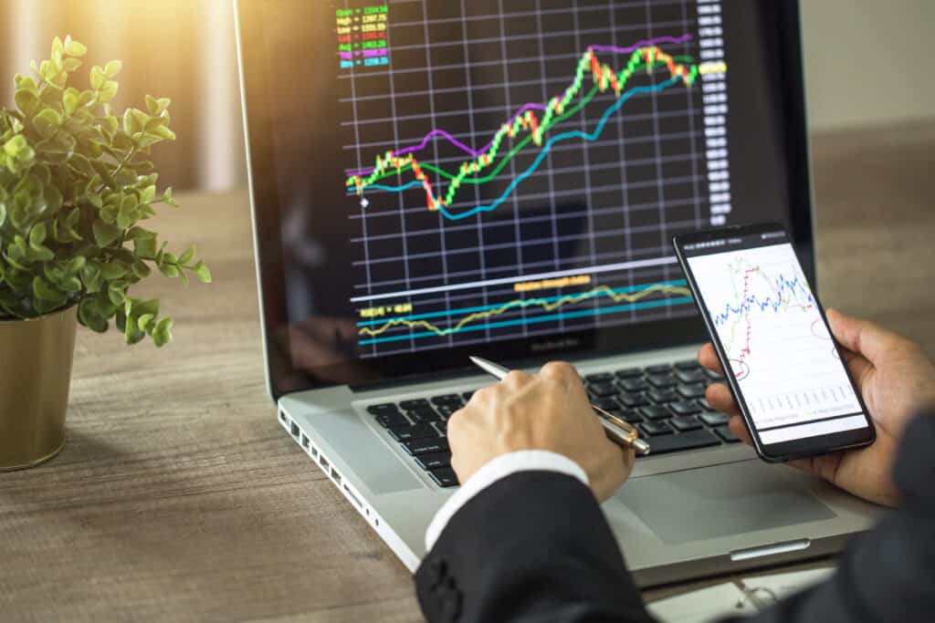 Why 2022 Was Such a Wild Year for Traders Who Bet on Dealmaking - Vimarsana News