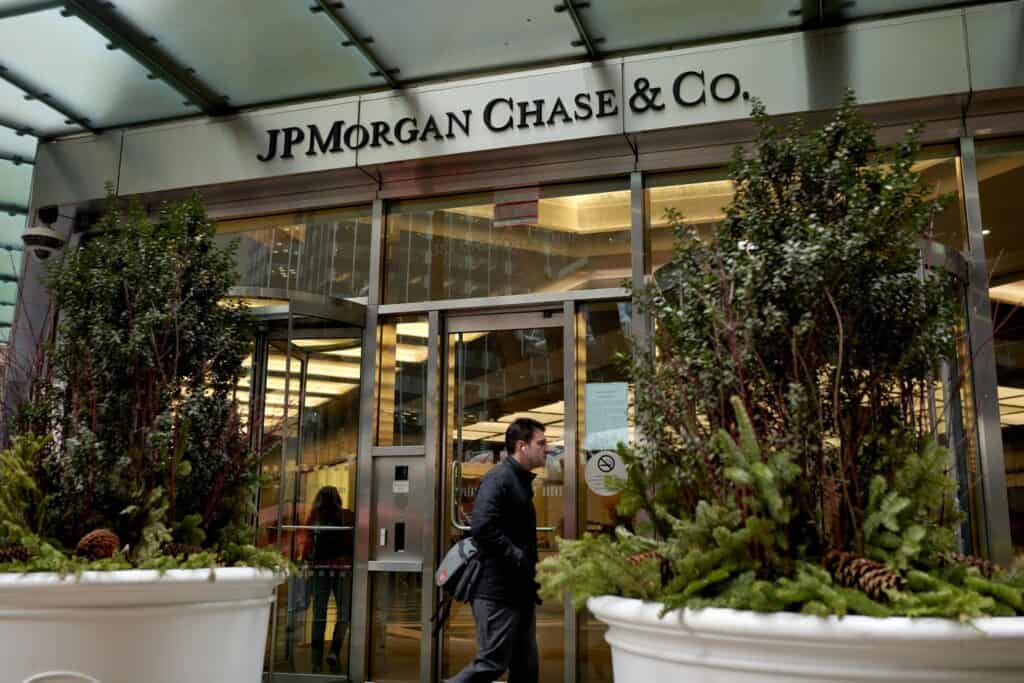 JPMorgan Builds Unit for World's Richest Families in Wealth Bet - Vimarsana News