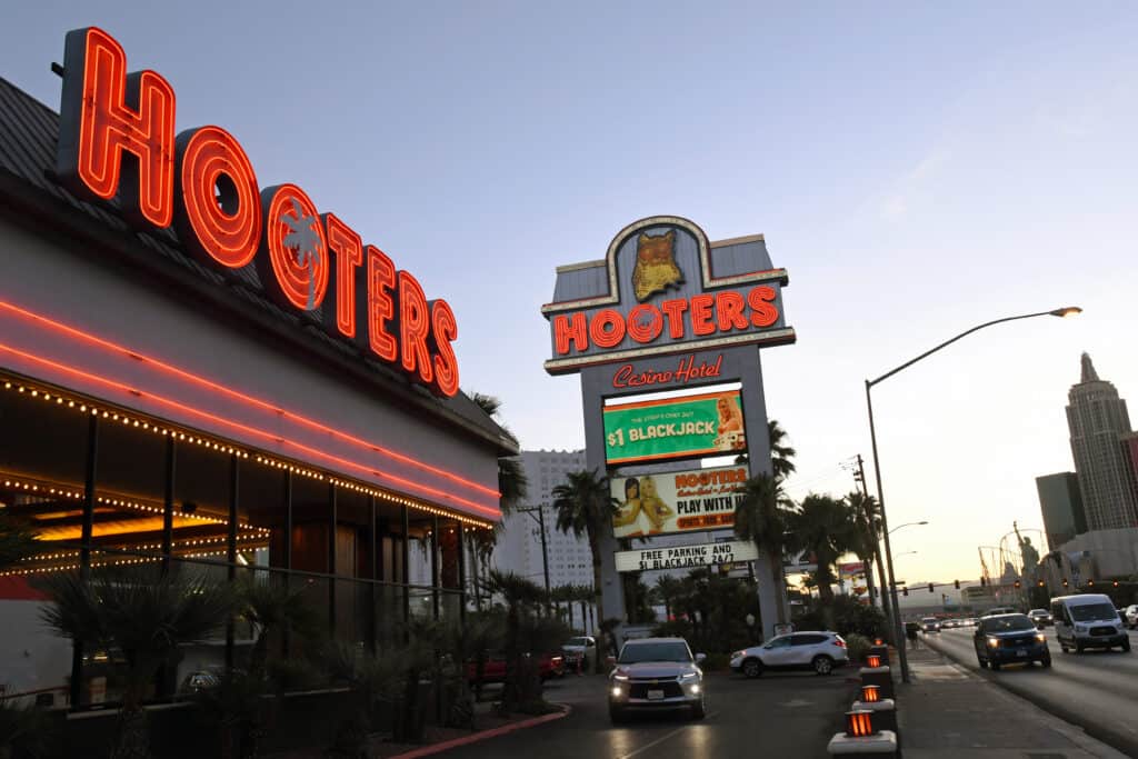 Hooters